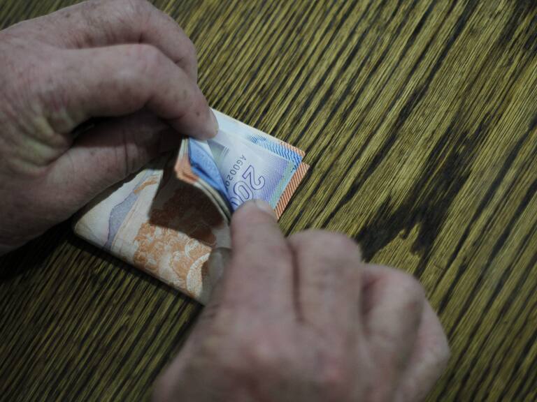 Corte de servicios por mora: diputados proponen que el fisco financie y extinga la deuda de quienes no puedan pagar