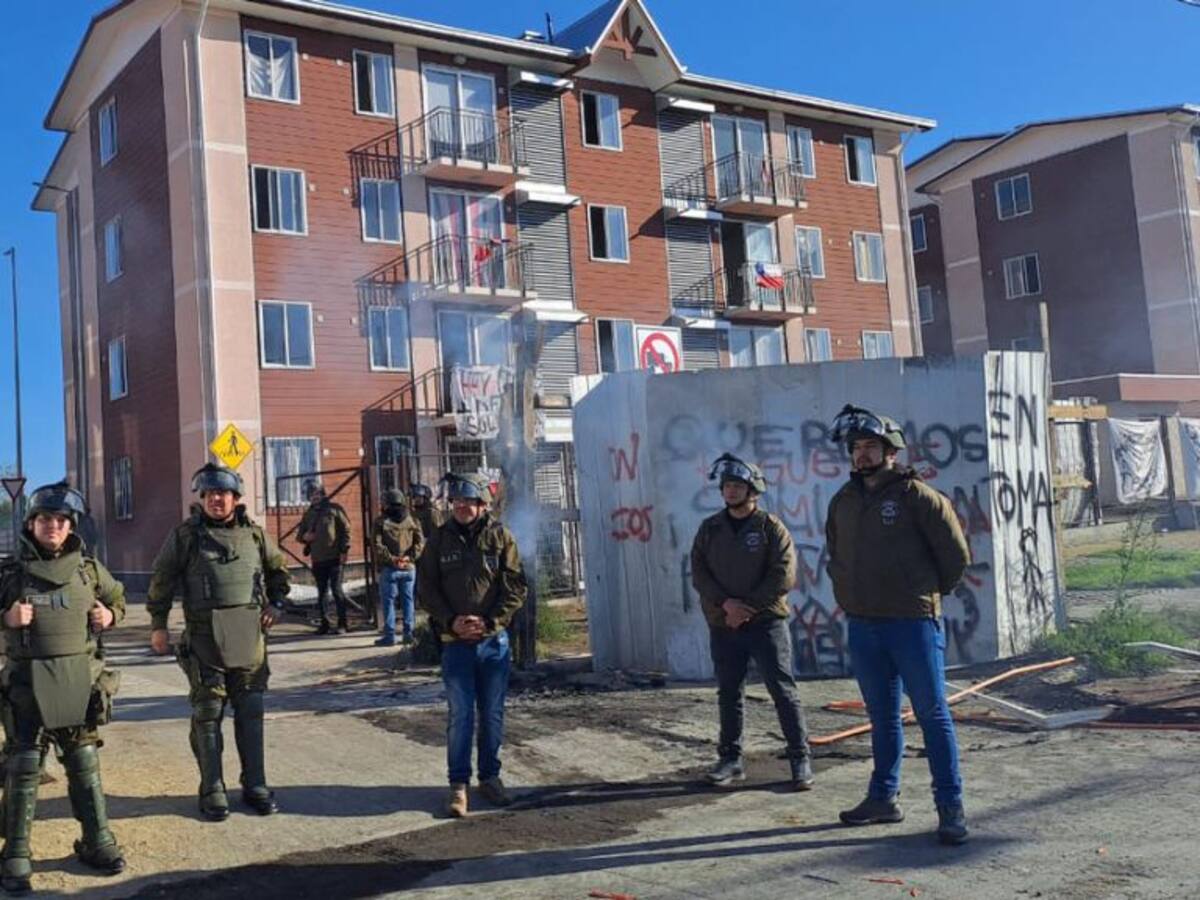 Sin calefones, con puertas forzadas y colchones: así quedaron los departamentos desalojados en San Pedro de la Paz