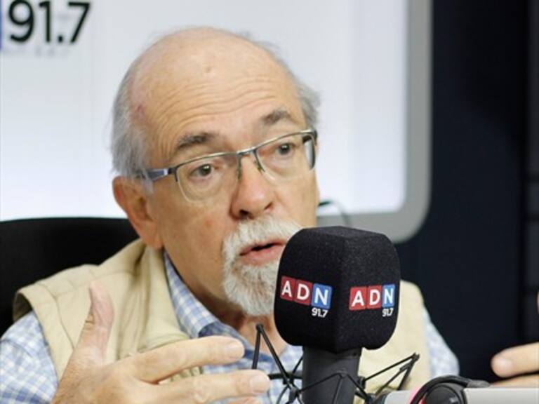 José Maza: En doce años de estudios estamos sacando sujetos que son un décimo de una persona culta