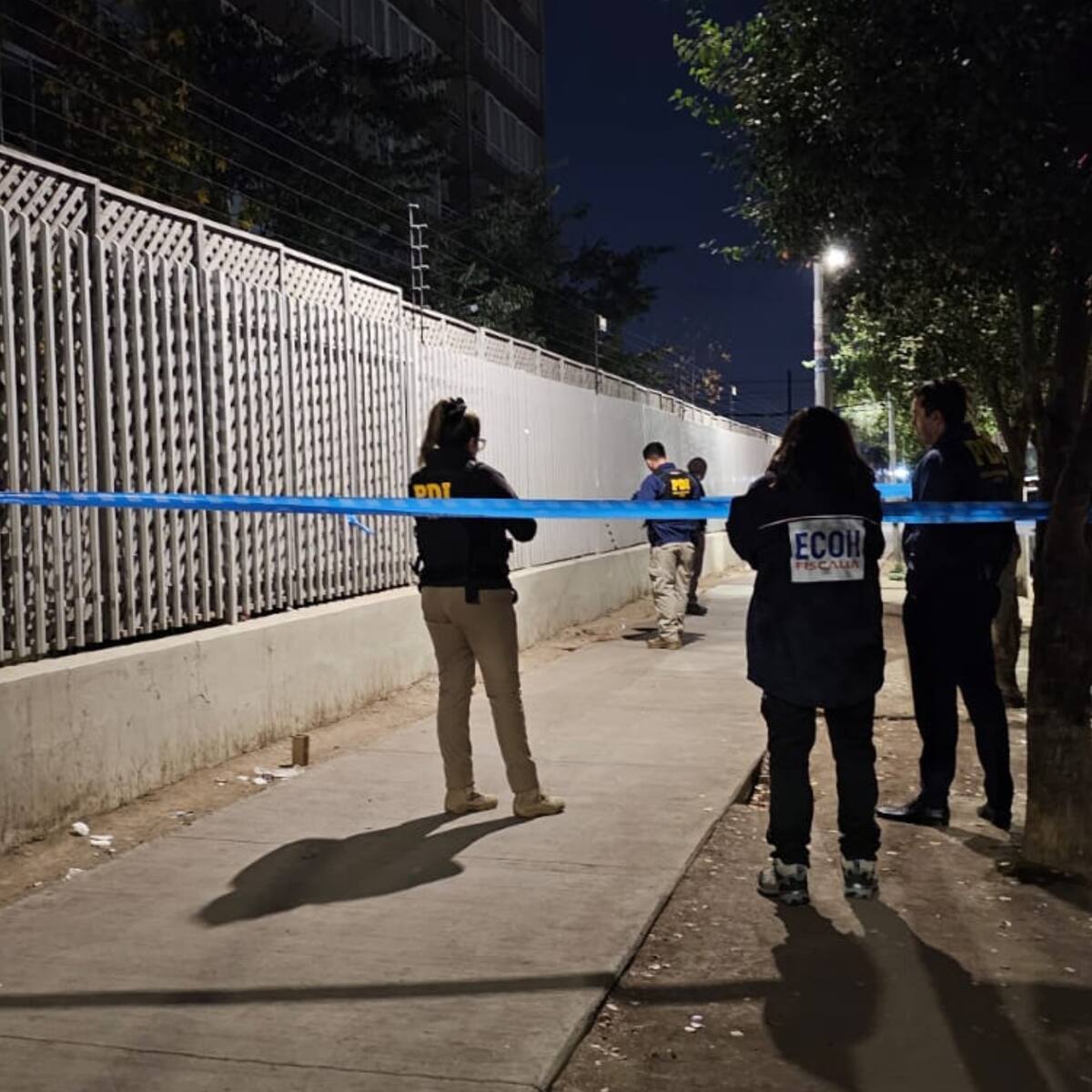 Hombre queda en riesgo vital tras ser baleado en la cabeza mientras compartía con amigos en San Miguel