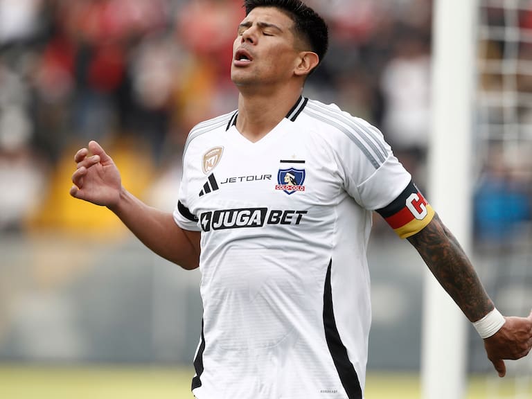 Esteban Pavez comienza a definir su futuro en Colo Colo para 2026