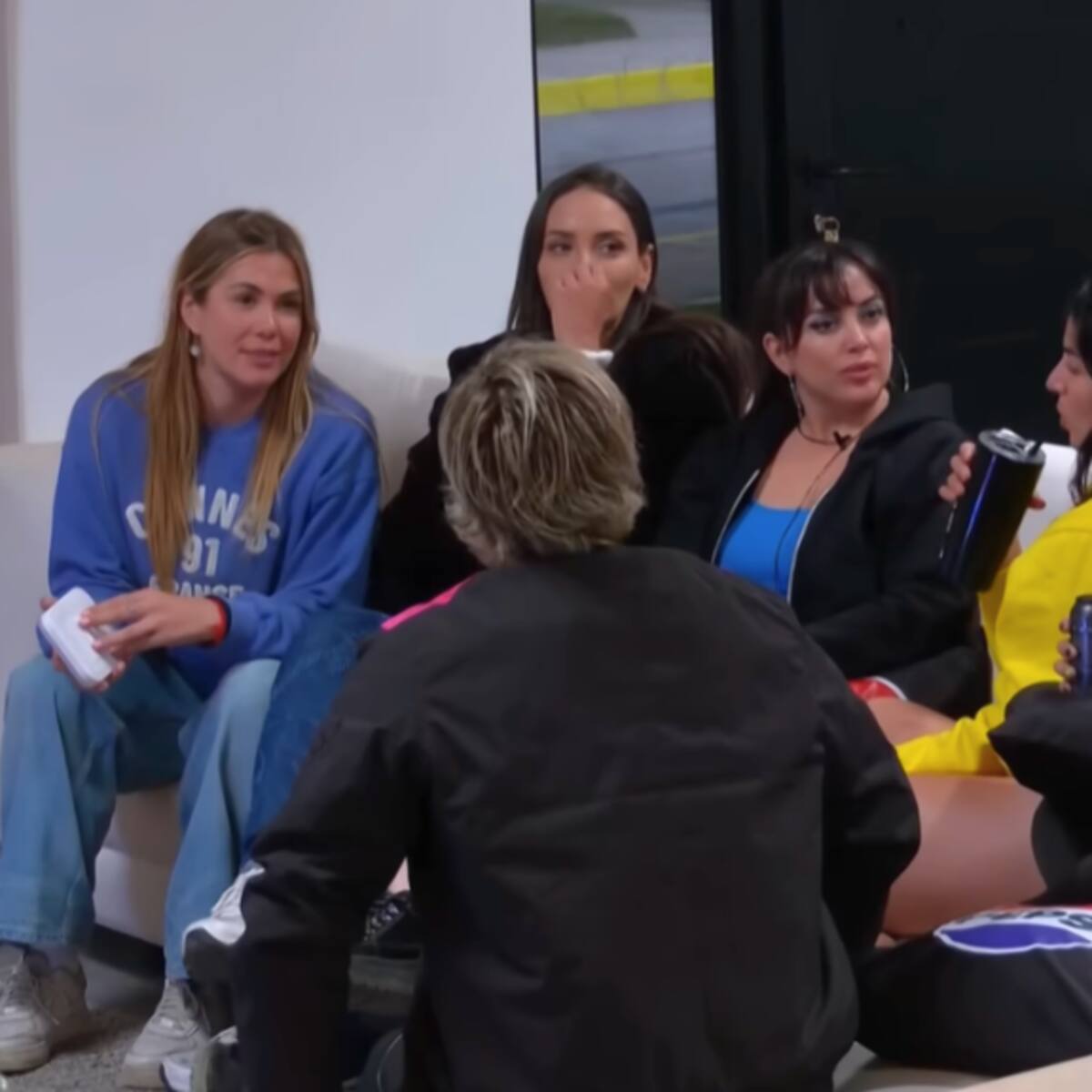 “Tuve que irme a vivir con él, fue peor, me pegó, tuve que denunciarlo. Nos pillaron en la calle y lo separaron de mí”