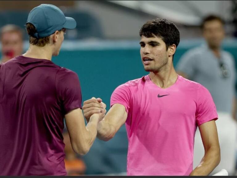 Alcaraz frena la increíble racha de Sinner en Indian Wells, después que el italiano ganara 21 partidos consecutivos
