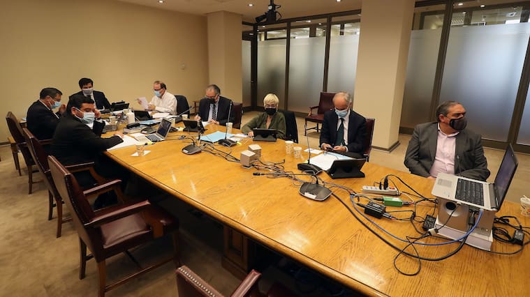 26 DE OCTUBRE DE 2021/VALPARAISOVista general de la Comisión de Constitución del Senado, en donde se vota el proyecto de retiro de fondos de pensiones, por la pandemia del Coronavirus.
FOTO: LEONARDO RUBILAR CHANDIA/AGENCIAUNO