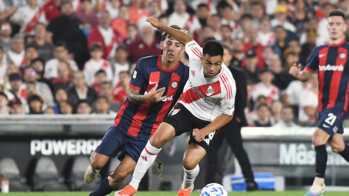 River Plate no pudo con San Lorenzo y quedó fuera de la lucha por la corona de la Liga Argentina