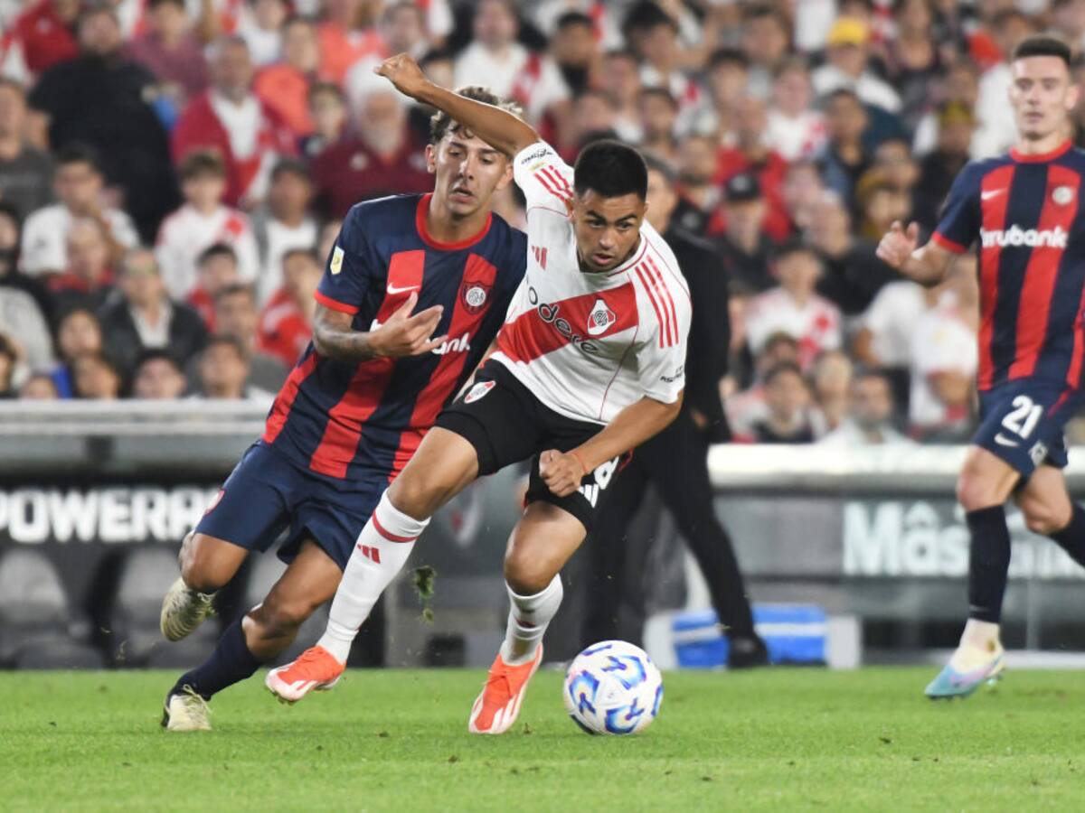 River Plate no pudo con San Lorenzo y quedó fuera de la lucha por la corona de la Liga Argentina