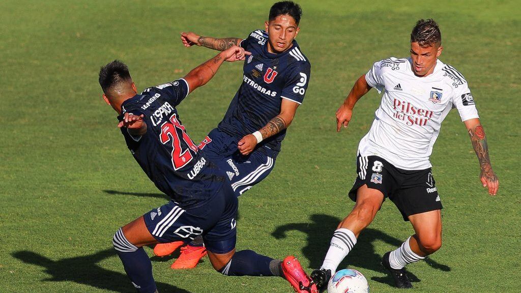 17 DE ENERO DE 2021/SANTIAGOGabriel Costa (d), durante el partido valido por trigsima primera fecha del Campeonato Nacional AFP PlanVital 2020, entre Colo Colo y Universidad de Chile, disputado en el Estadio Monumental.
FOTO: SEBASTIçN ORIA/AGENCIAUNO