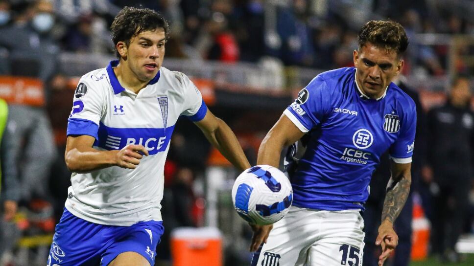 Universidad Católica y Talleres jugarán fuera de Santiago en enero
