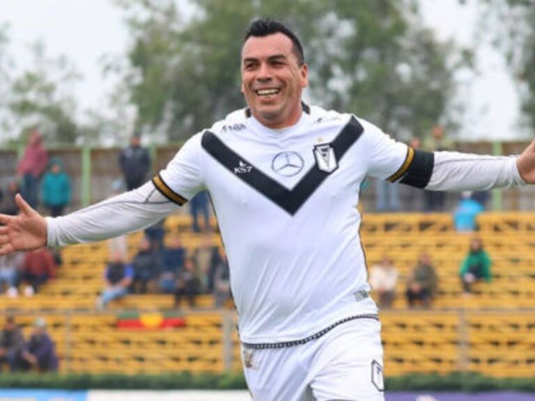 “Más que un triunfo, fue una vuelta feliz”: lo que dejó el espectacular retorno de Esteban Paredes al fútbol profesional