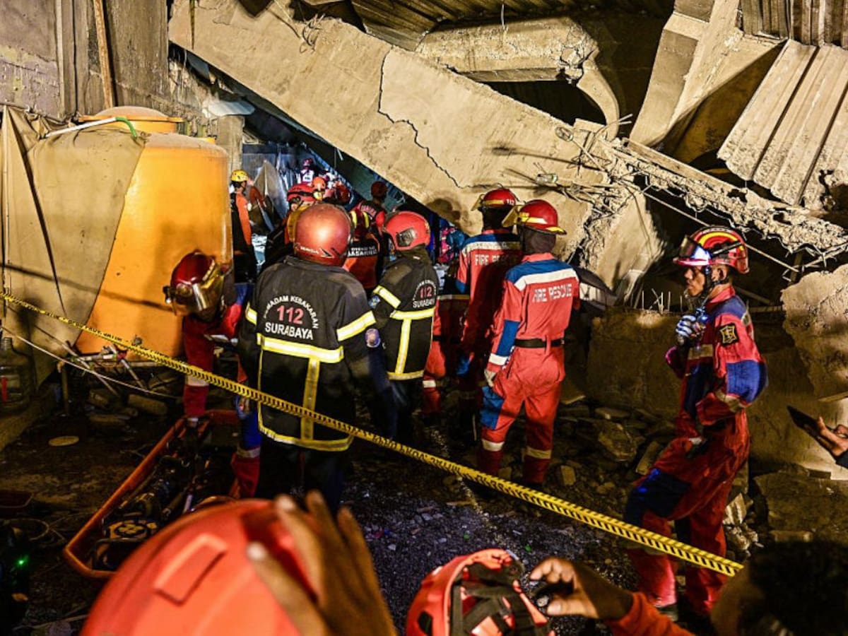 Tragedia en Indonesia por derrumbe de colegio: edificio colapsó mientras estudiantes rezaban