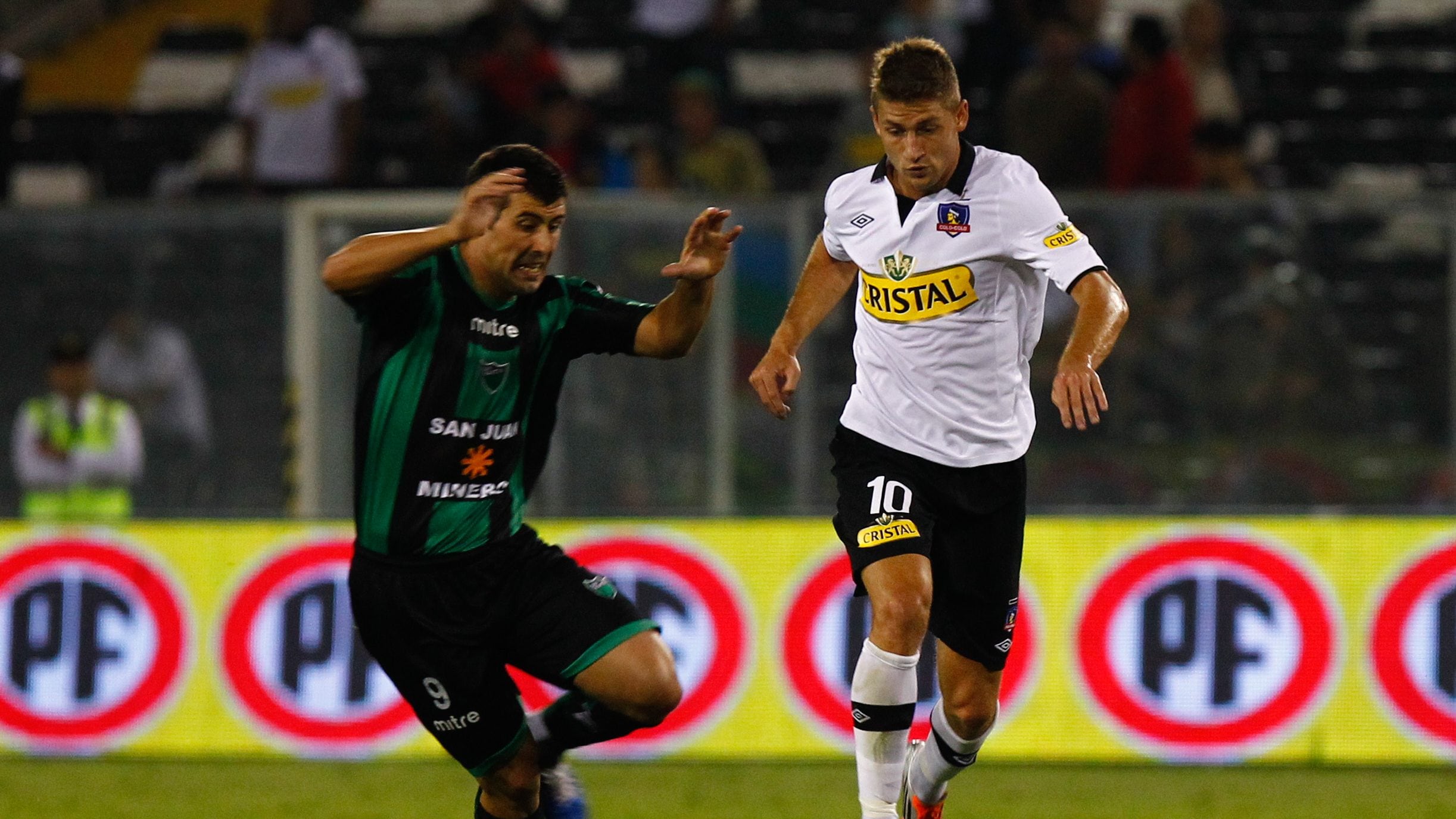 22 de ENERO 2013/SANTIAGOFacundo Coria ,durante el partido amistoso entre Colo Colo vs San Martin realizado en el estadio Monumental luego de la noche Alba.
FOTO:FRANCISCO LONGA/AGENCIAUNO