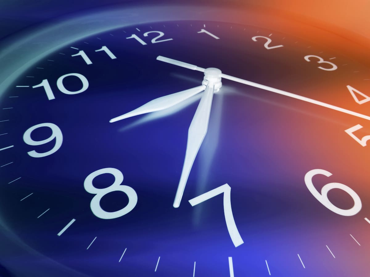 Cambio de hora en Chile 2026: cuándo será, si se adelanta o atrasa y qué regiones deben modificar sus relojes obligatoriamente