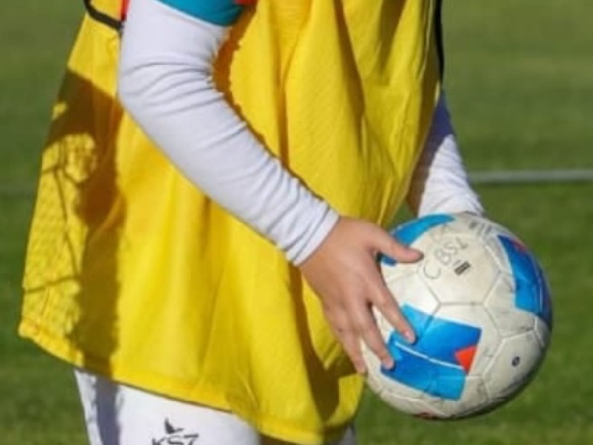 Acusan a club chileno por no ceder el pase de un niño de 11 años e impedir que juegue en otro equipo: “Esto le pasa a muchas familias”