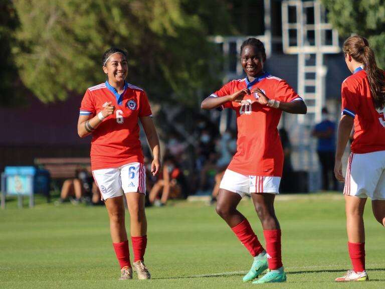 Mary Valencia, la goleadora de la Roja que no puede jugar por Chile: "No entiendo por qué"