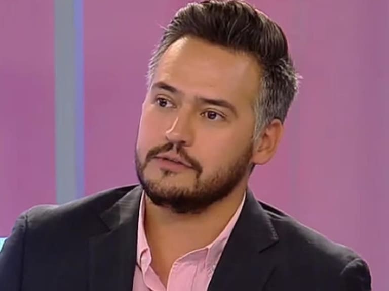 Pidió un aumento y tiempo para trabajar: periodista César Fuenzalida detalla su despido de Chilevisión