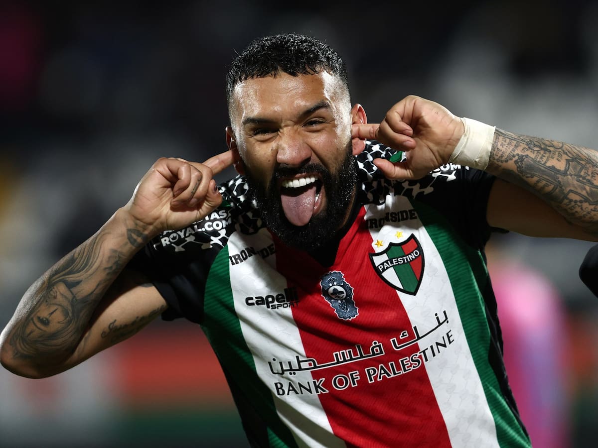 Palestino sueña con la Copa Libertadores tras remontar y golear a un Huachipato en crisis