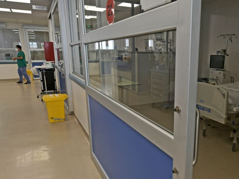 Emergencia por virus respiratorios: clínicas aumentan dotación de camas UCI y UTI pediátricas