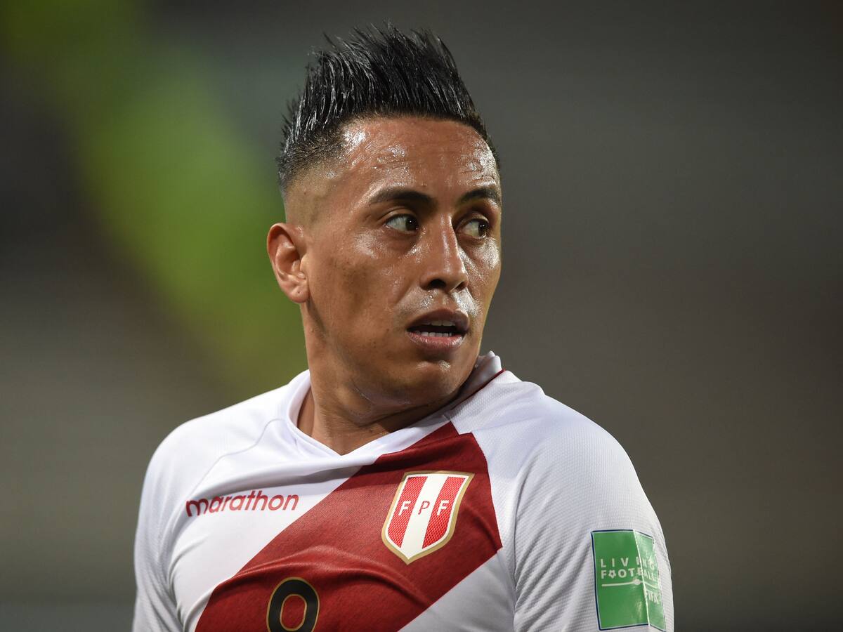 Vuelco total: Christian Cueva es reincorporado en su nuevo club pese a denuncia por violencia intrafamiliar