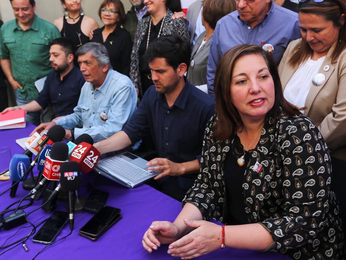 “Estamos en un momento muy sensible”: Pugna entre Giorgio Jackson y el senador Fidel Espinoza genera roces en el oficialismo