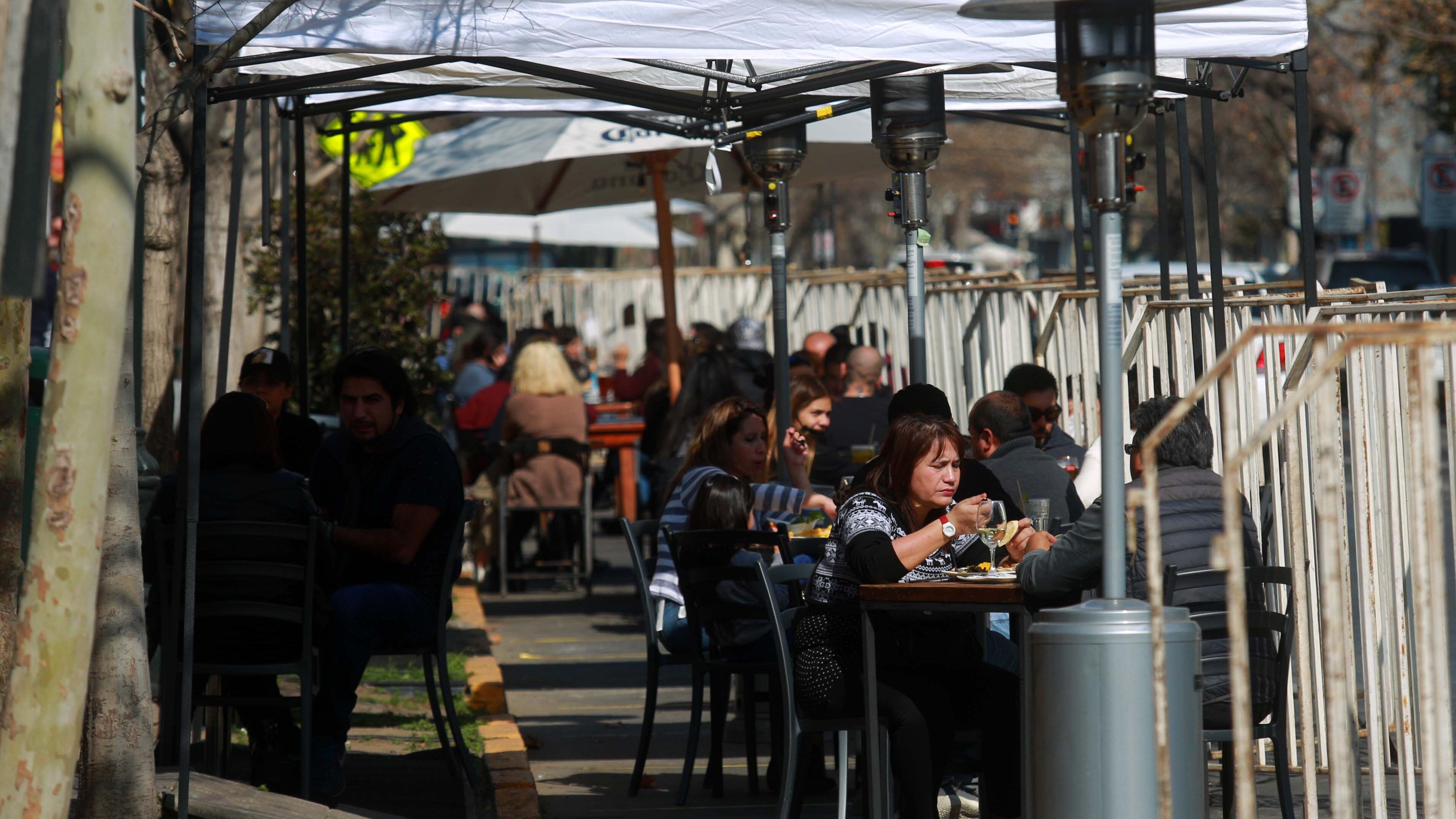 Providencia permitirá apertura de restaurantes y cafés en Fiestas Patrias