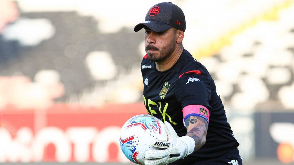 14 DE OCTUBRE DE 2020/SANTIAGODiego Sanchez(c), durante el partido valido por la fecha 15 del Campeonato Nacional AFP PlanVital 2020, entre Colo Colo y Union Espanola, disputado en el Estadio Monumental.
FOTO: SEBASTIAN ORIA/AGENCIAUNO