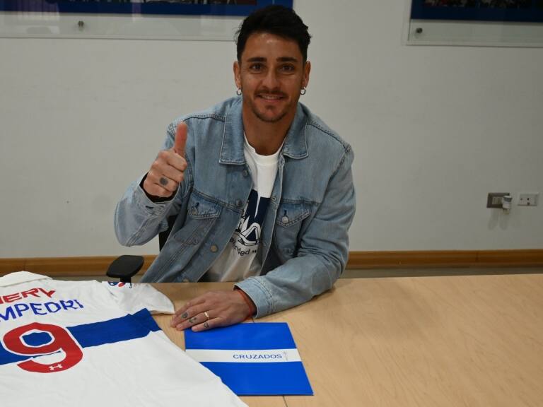 Fernando Zampedri oficializa su renovación por la UC