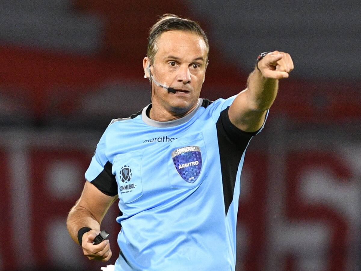 Conmebol confirmó que árbitro argentino dirigirá la final de la Copa Libertadores