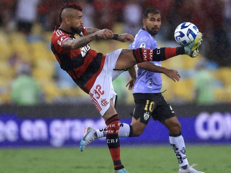 Dejan Petkovic, ídolo del Flamengo, cuestiona a Arturo Vidal: "Le ha faltado liderazgo"