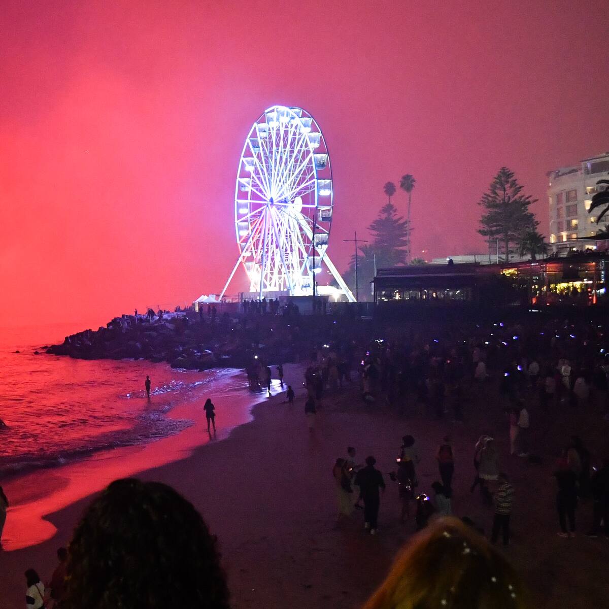 Densa neblina se hizo presente en el show de fuegos artificiales con que Viña del Mar y Valparaíso recibieron el 2026