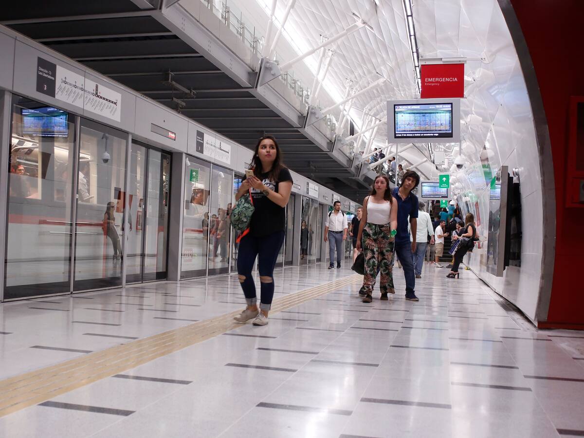 Metro de Santiago reporta falla en la Línea 3: sólo está operativa entre Fernando Castillo Velasco y Conchalí