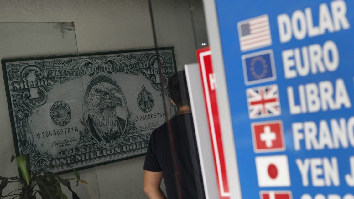 28 de diciembre de 2021/SANTIAGOEl dólar abrió en $855 en la presente jornada, pese a menores niveles del cobre y a la espera de noticias tanto a nivel nacional como internacional.
FOTO: CRISTOBAL ESCOBAR/AGENCIAUNO