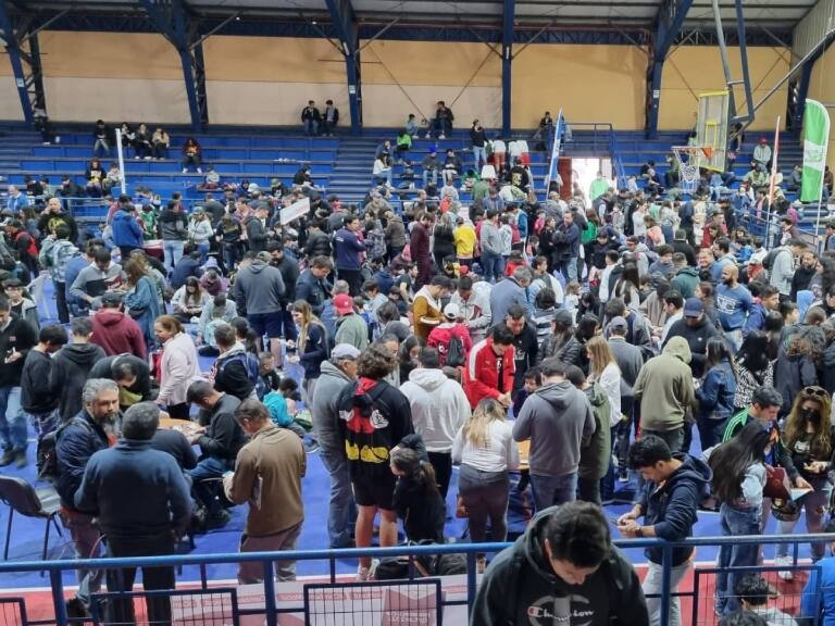 Cambiatón: Más de 3 mil personas intercambiaron láminas del álbum Qatar 2022 en Renca