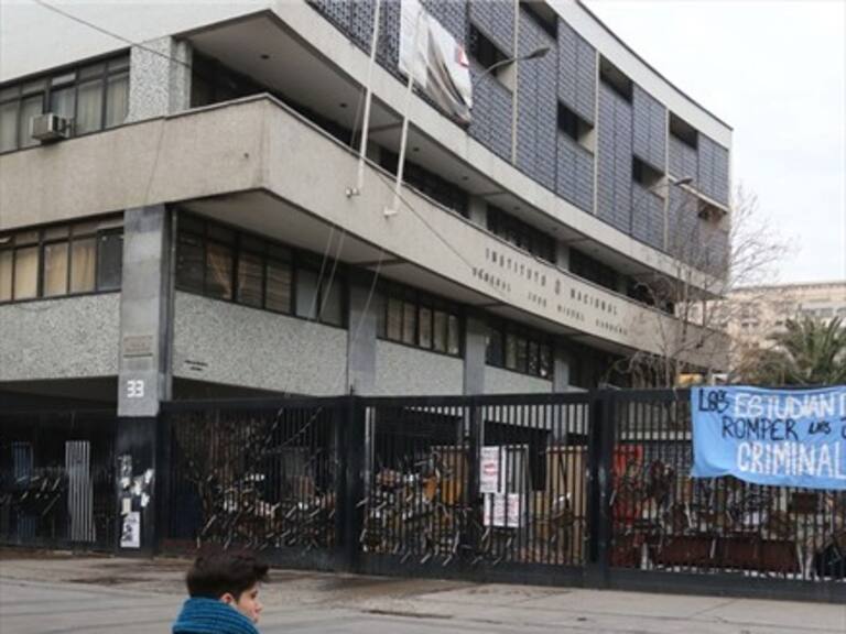 Centro de Alumnos del Instituto Nacional y Municipio de Santiago alinearon posturas tras crisis