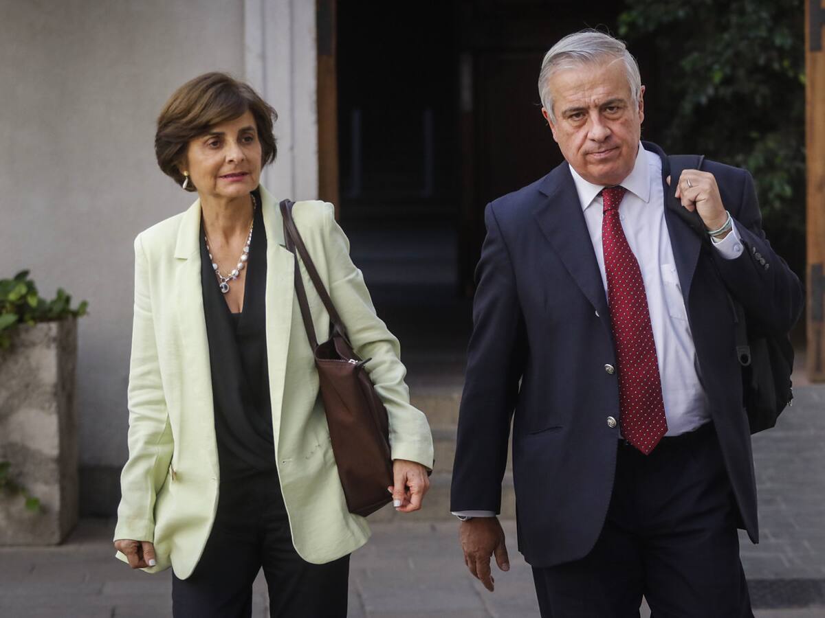Grupo de alcaldes criticó al Gobierno por crisis sanitaria: «Queremos ayudar, pero el hermetismo del Minsal lo impide»