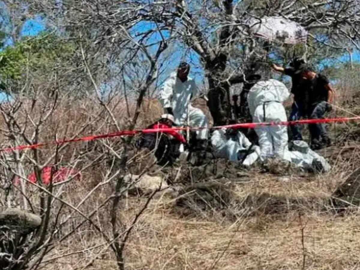 Recuperan restos de al menos 16 personas en fosas clandestinas en México