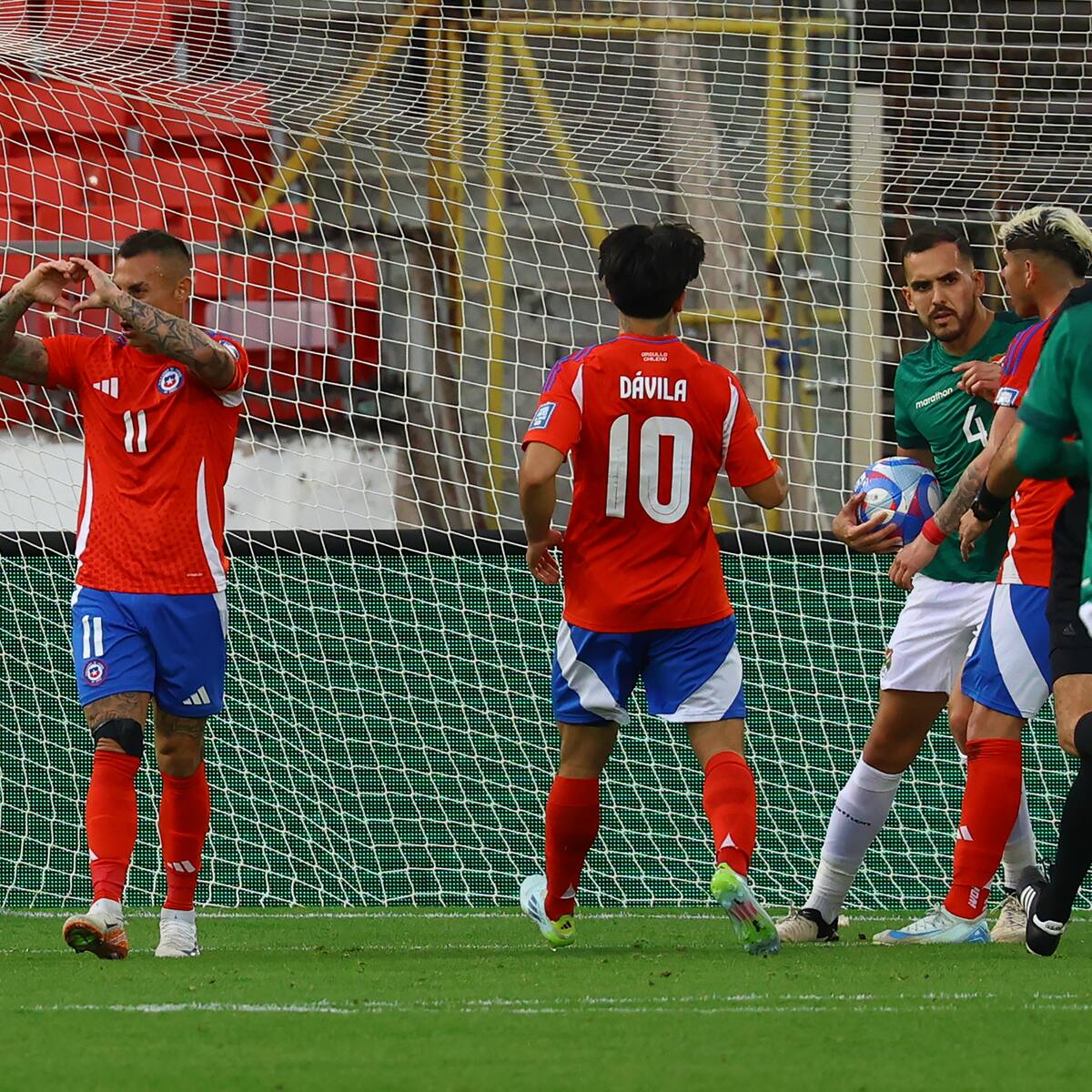 Cambio de planes: La Roja volverá a estar simultáneamente en dos señales de TV abierta tras ocho años
