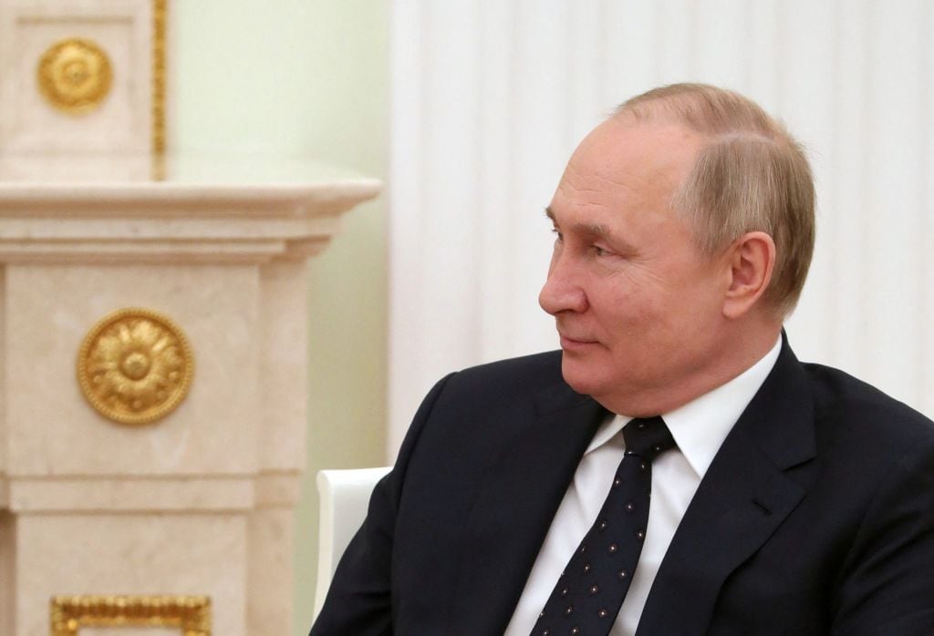 El presidente ruso Vladimir Putin en un salón del Kremlin