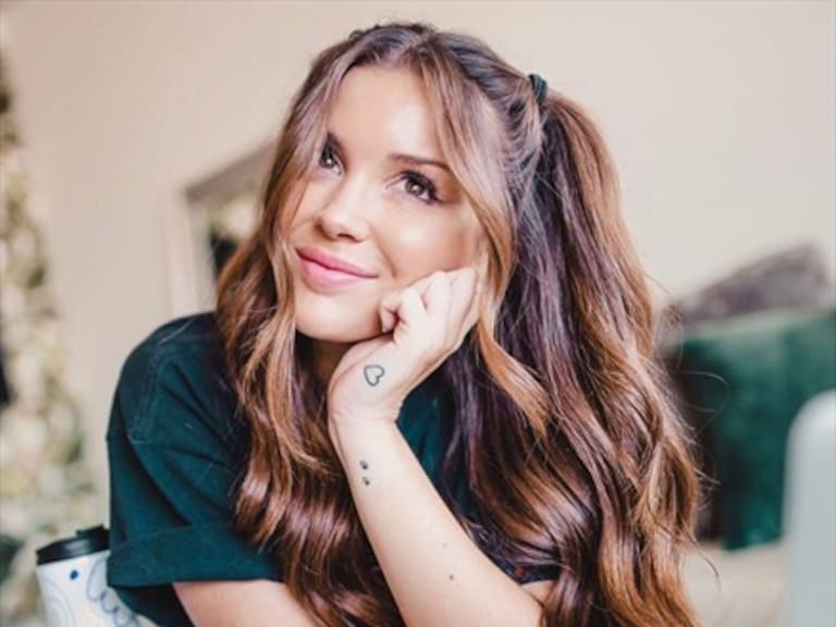 Catalina Vallejos lanzó su primer videoclip de música urbana con exchico reality como protagonista