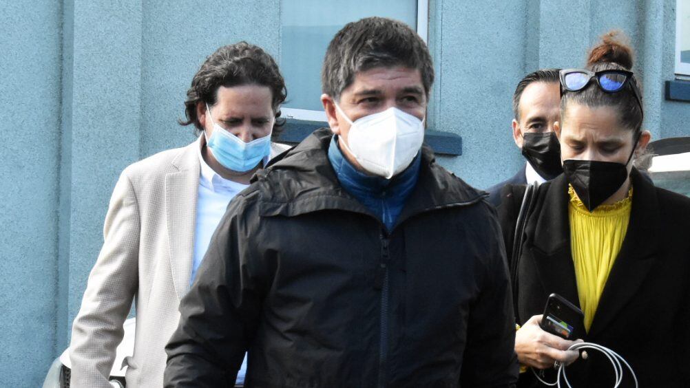 25 DE MAYO DE 2022/ TEMUCO Manuel Monsalve llega a la entregaran cuerpo del trabajador asesinado que fue atacados a balazos en la comuna de Lumaco, región de La Araucanía. 
FOTO: HECTOR ANDRADE / AGENCIAUNO
