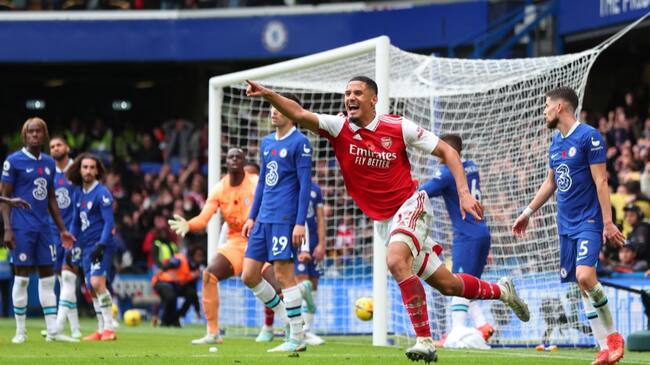 Arsenal derrota a Chelsea y sigue como único líder de la Premier League