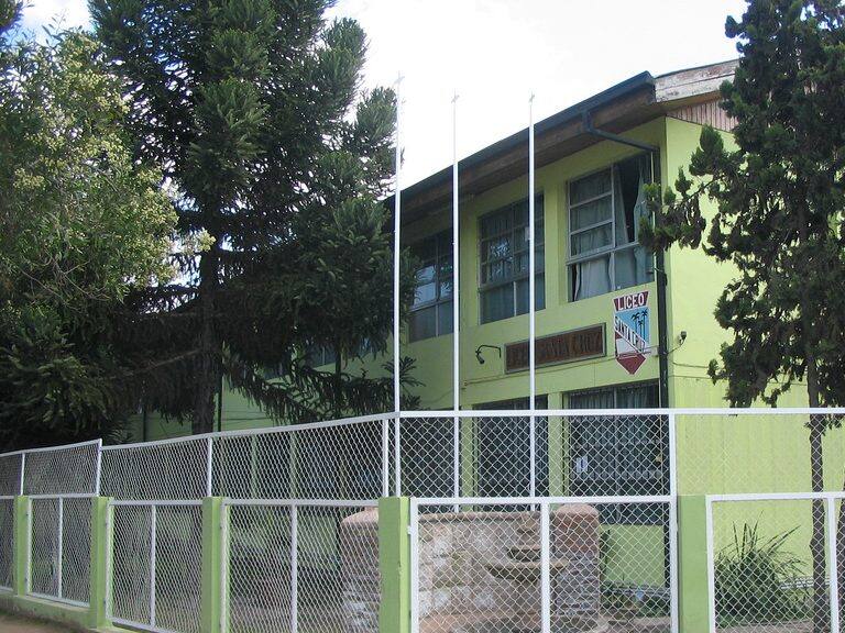 Estudiante de 16 años está grave tras atentar contra su vida en Santa Cruz