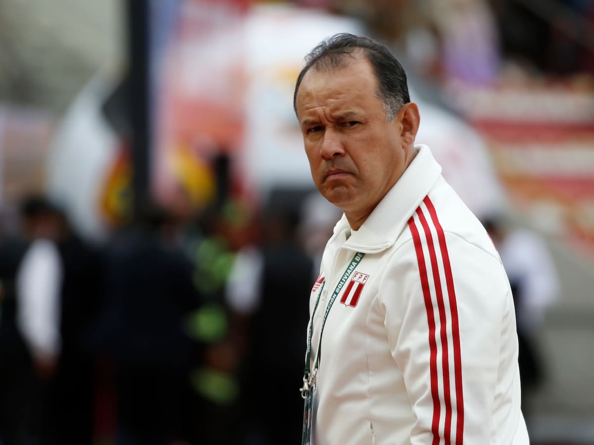 Perú hizo oficial la salida del entrenador Juan Reynoso y ya eligió a su reemplazante