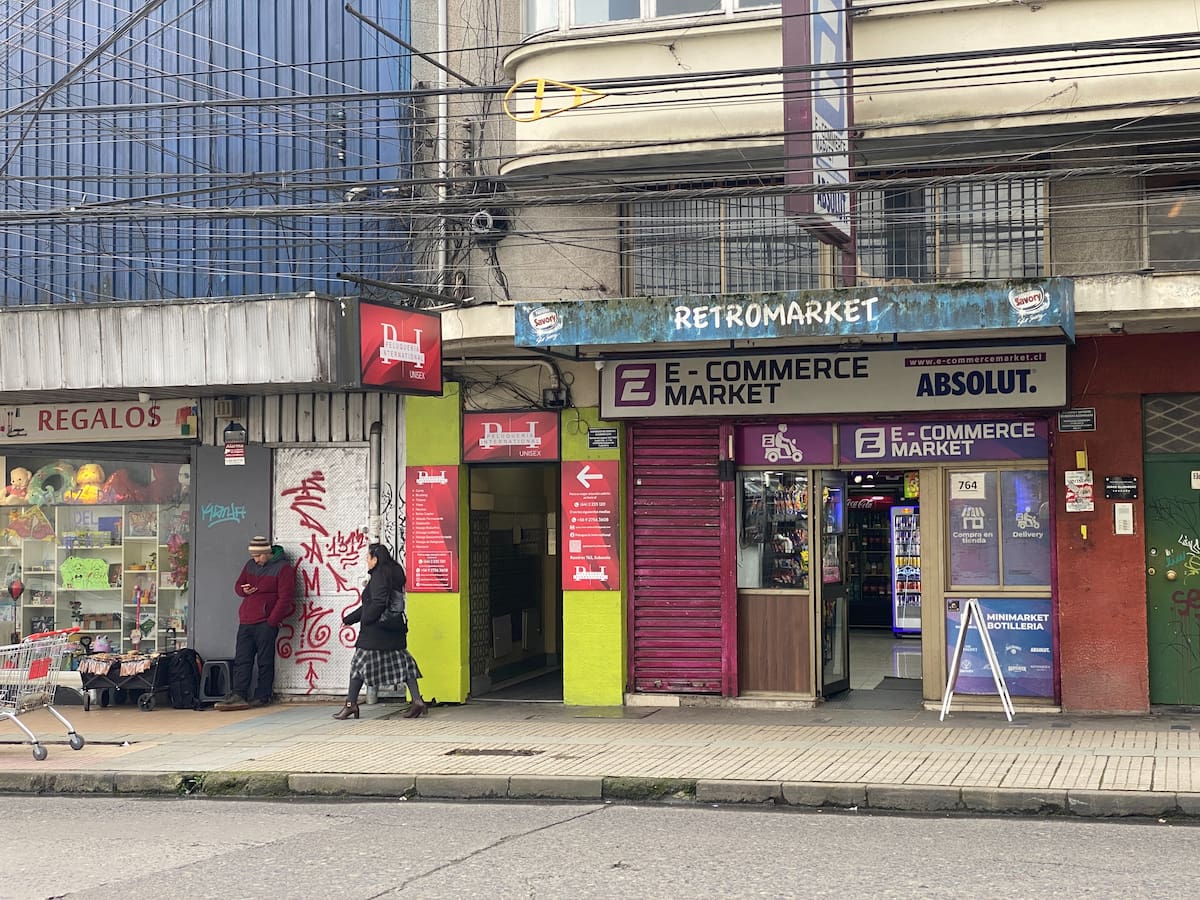 Riesgo vital por una pelea clandestina: PDI allana subterráneo en el centro de Osorno que funcionaba como ring ilegal