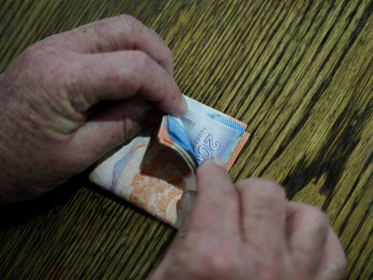 Encuesta CEP: 42% de los encuestados cree que situación económica del país «empeorará» en doce meses