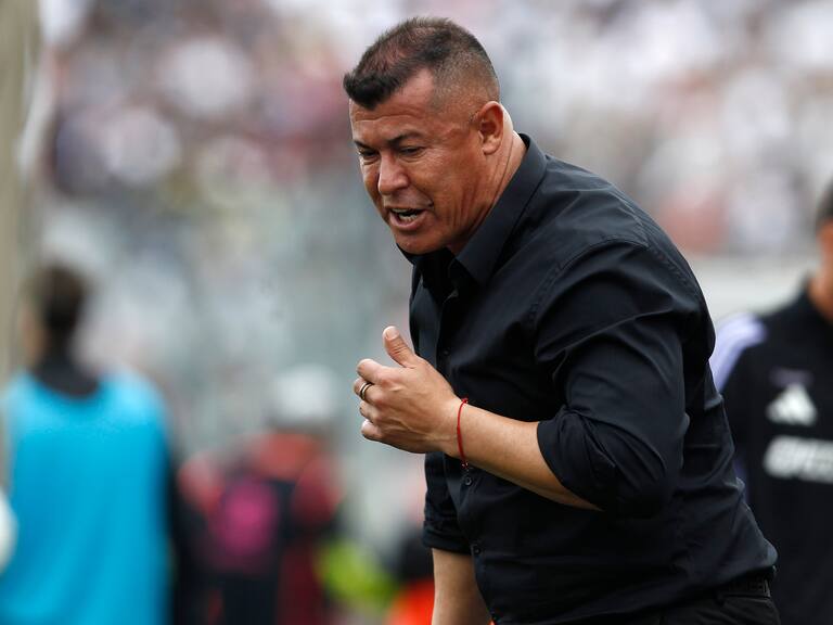 Jorge Almirón asume que tiene pie y medio fuera de Colo Colo: “Es el momento de descomprimir”