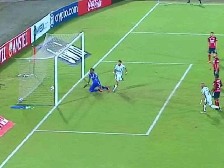 «Con amigos así…»: Jugador colombiano anota absurdo autogol en derrota ...