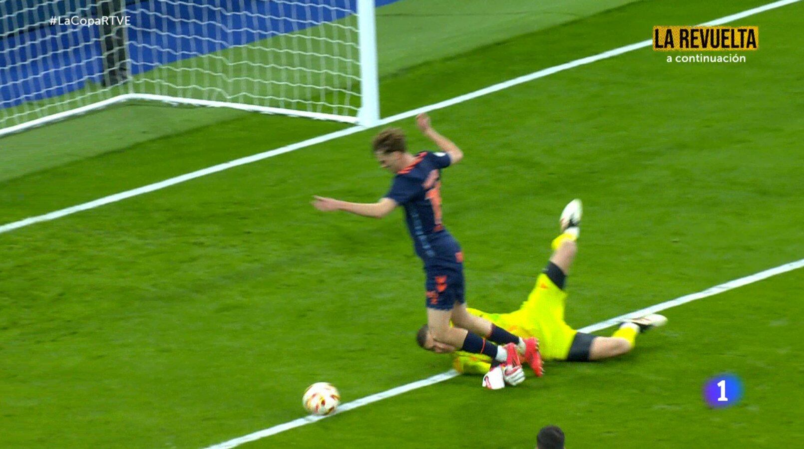 La polémica jugada que terminó en un gol de Mbappé | Captura de pantalla