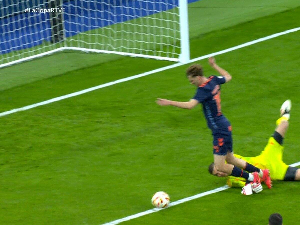 En Madrid, el VAR no existe: la polémica jugada que terminó en un gol de Mbappé