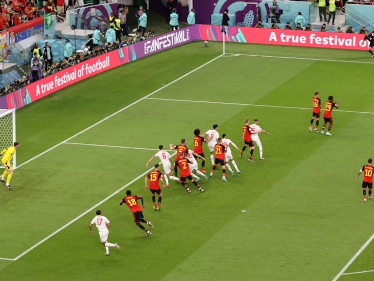 FIFA aprueba nueva regla del fuera de juego que le pone fin al offside milimétrico: se probará en tres países