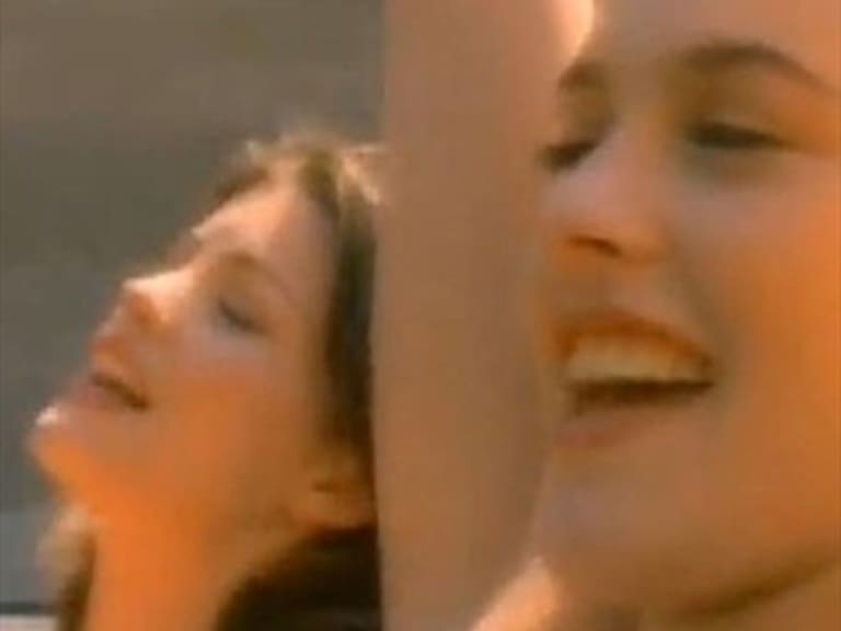 Protagonistas del video «Crazy» se reúnen después de 22 años